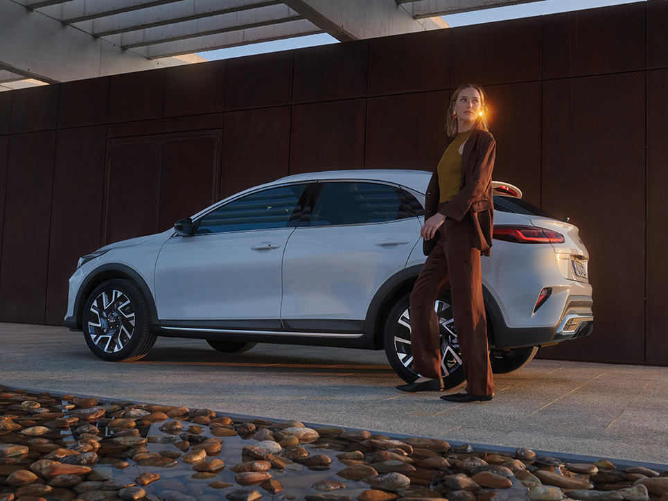 Kia XCeed GT-line, Seitenansicht, Fahrerseite, Weiß