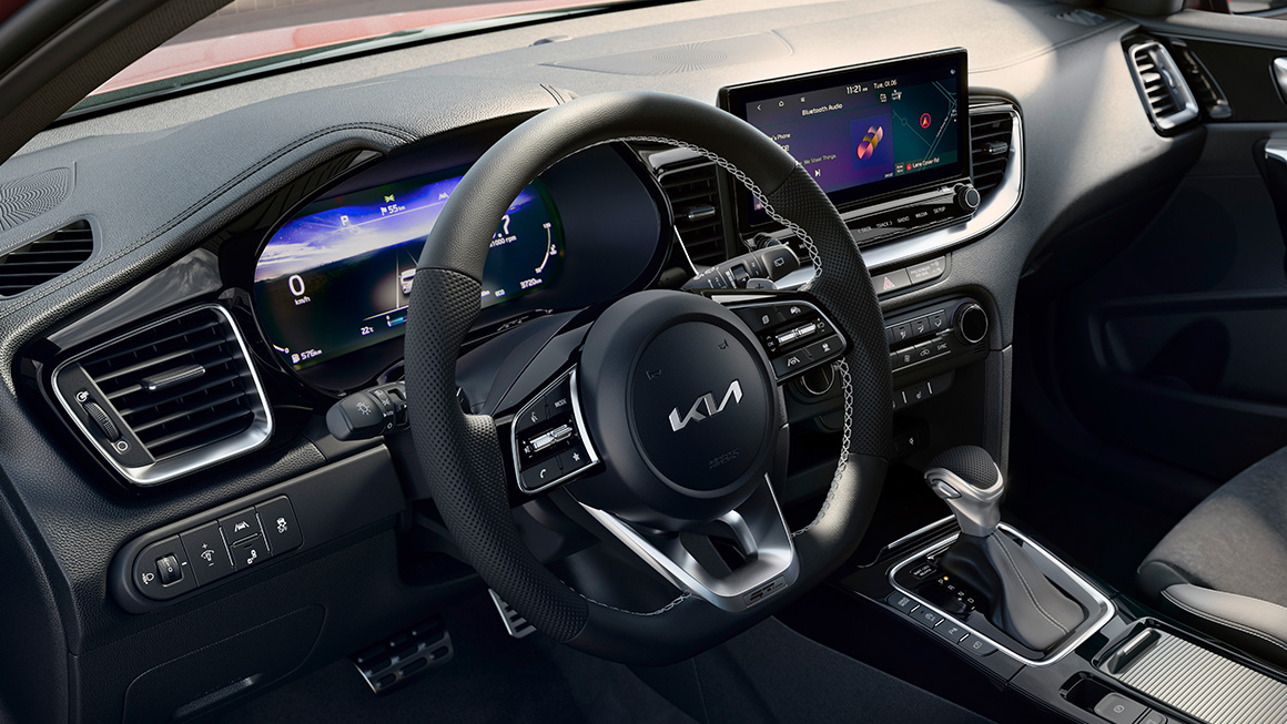 Kia Ceed, Innenansicht, Fahrer- und Mutltimedia-Displays