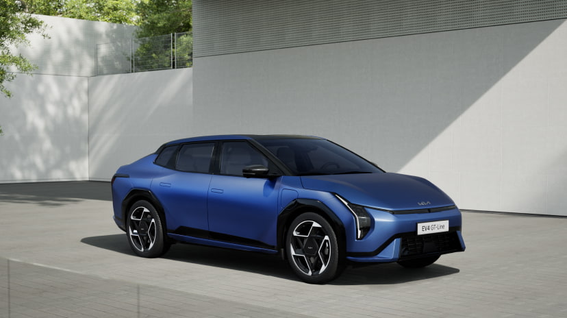 Der Kia EV4 Fastback GT-line - Seitenansicht/Frontansicht